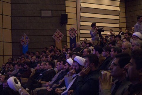 تصاویر/ اختتامیه بیست‌و‌چهارمین جشنواره قرآن و عترت وزارت بهداشت، درمان و آموزش پزشکی در دانشگاه علوم پزشکی همدان