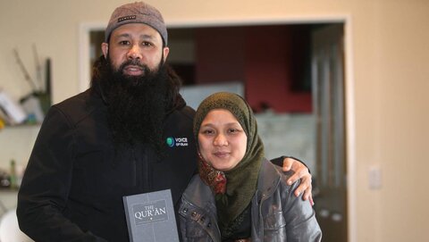 روحانی مسلمان نیوزیلندی  و خانواده اش، اسلام را به مردم می شناسانند