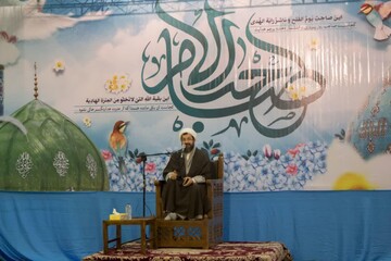 مسئولین جمهوری اسلامی الگو باشند