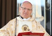 رئیس شورای کلیساهای کاتولیک خاورمیانه با اعتراضات مسالمت آمیز همراهی کرد