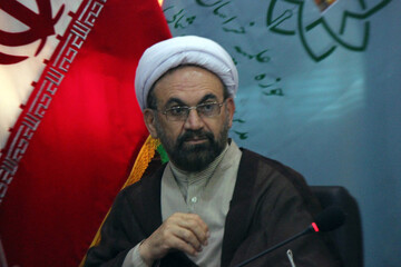 مداحی و هنر آئینی ابزار رشد و تعالی تولی و تبری در جامعه است
