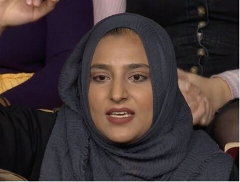 زن مسلمان با لحن کوبنده در برنامه تلویزیونی، شنوندگان را تحت تاثیر قرار داد