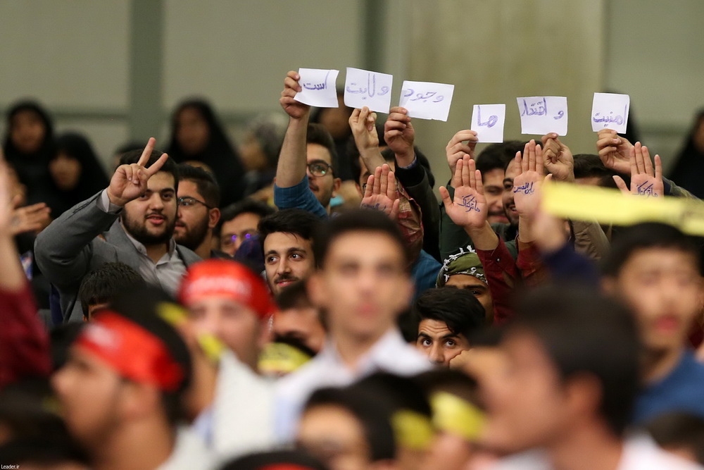 تصاویر/ دیدار هزاران نفر از دانشجویان و دانش‌آموزان در آستانه ۱۳ آبان با رهبر انقلاب