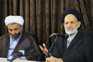 ائمه جمعه عمارهای امروز انقلاب  اند/ حق ۱۳ آبان ادا نشده است