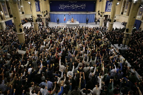تصاویر/ دیدار هزاران نفر از دانشجویان و دانش‌آموزان در آستانه ۱۳ آبان با رهبر انقلاب