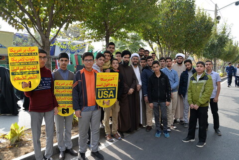 تصاویری از حضور طلاب و روحانیون البرز در راهپیمایی یوم الله 13 آبان