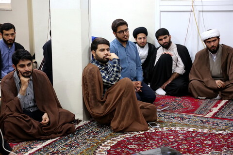 تصاویر/ نشست سیاسی با موضوع تحولات خارجی و داخلی در مدرسه علمیه شهید صدوقی فاز 5