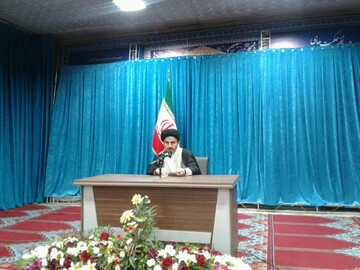 اطاعت از رهبری اطاعت از امام زمان(عج) است