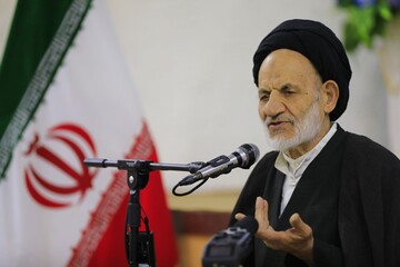 امام جمعه بیرجند: مسئولان فضای مجازی را سالم سازی کنند