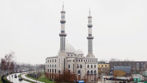  خرابکاری مانع از پخش اذان از مسجد آمستردام شد