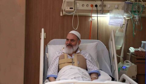 آیت الله حسینی بوشهری پس از عمل جراحی