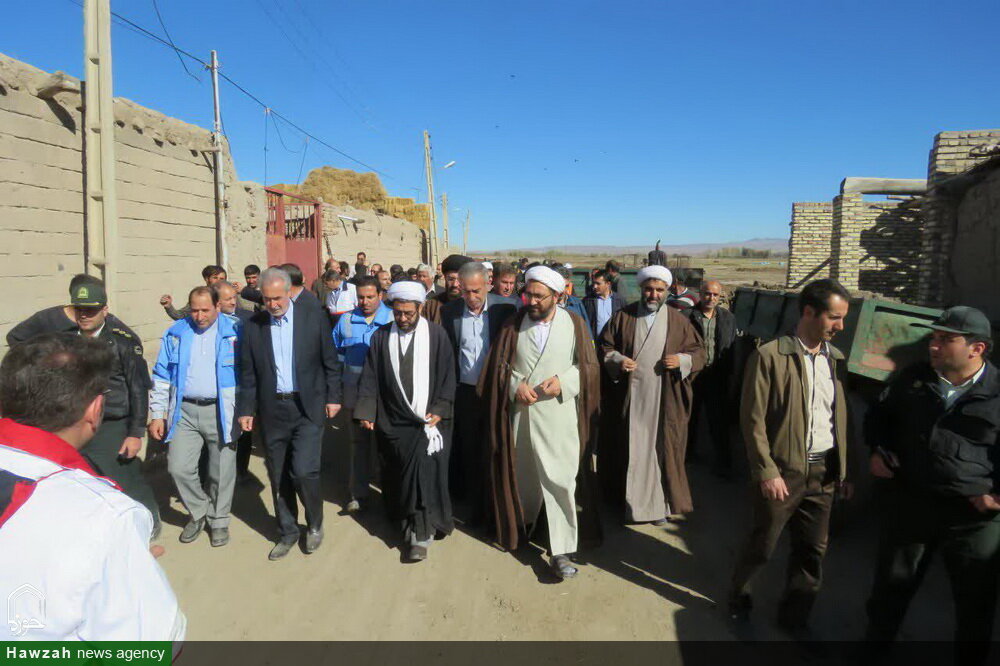 خبرگزاری حوزه - تصاویر/ حضور مسئولان شهرستان سراب در روستای زلزله زده دونیق