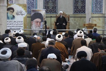 نفوذی‌ها آبروی عمامه و حوزه را می‌برند
