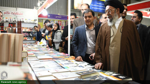 بازدید میدر حوزه علمیه اصفهان از چهاردهمین نمایشگاه کتاب