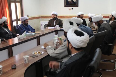 تصاویر/ برنامه های فرهنگی و مذهبی مدرسه علمیه قروه در هفته وحدت