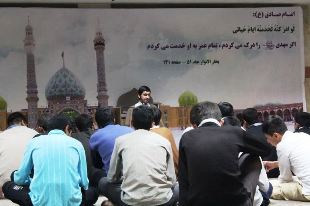 تصاویر/ برنامه های فرهنگی و مذهبی مدرسه علمیه قروه در هفته وحدت
