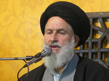 کمک به حل مشکلات مردم از نشانه های منتظران واقعی ظهور است