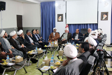 صف آشوبگران از مردم معترض عادی جداست