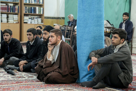 جلسه درس اخلاق در مدرسه علمیه مروی تهران