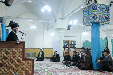 جلسه درس اخلاق در مدرسه علمیه مروی تهران