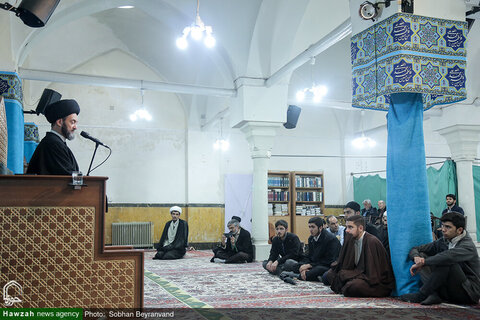 بالصور/ انعقاد جلسة درس الأخلاق في مدرسة المروي العلمية بالعاصمة طهران