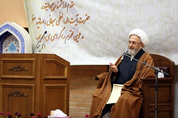 تحول و تکامل در اصول فقه لازم است/ نباید اجازه انحراف بدهیم