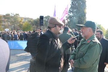 مردم نقش تعیین کننده‌ای در حمایت از انقلاب و نظام دارند