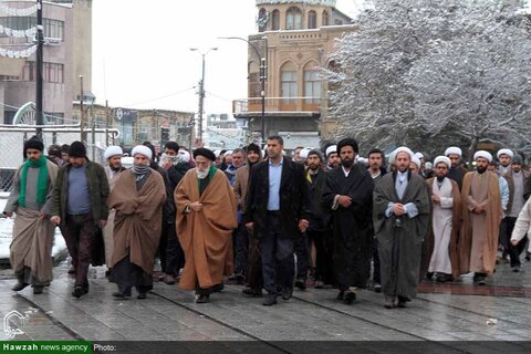 بالصور/ مسيرات حاشدة في أرجاء إيران في الدفاع عن الثورة الإسلامية وقائدها الإمام الخامنئي