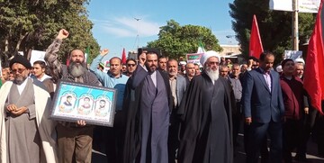 ملت ایران هیچ گاه صحنه دفاع از نظام را خالی نخواهد کرد