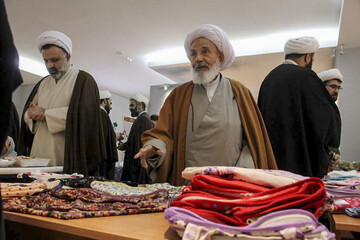 روحانیت از انقلاب طلبکار نیست