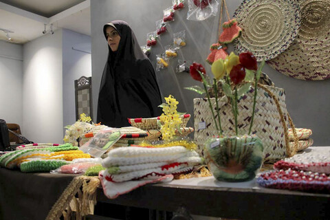 اولین نمایشگاه صنایع دستی و توانمندی های همسران و خانواده روحانیون خراسان جنوبی