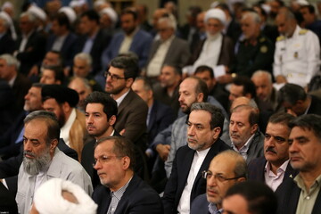 مکتبی یا متخصص؛ کدام یک برای کشورداری مهم است؟