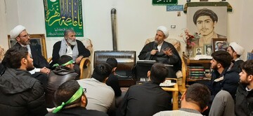 انقلابی که با خون شهدا ثمر داده از بین رفتنی نخواهد بود