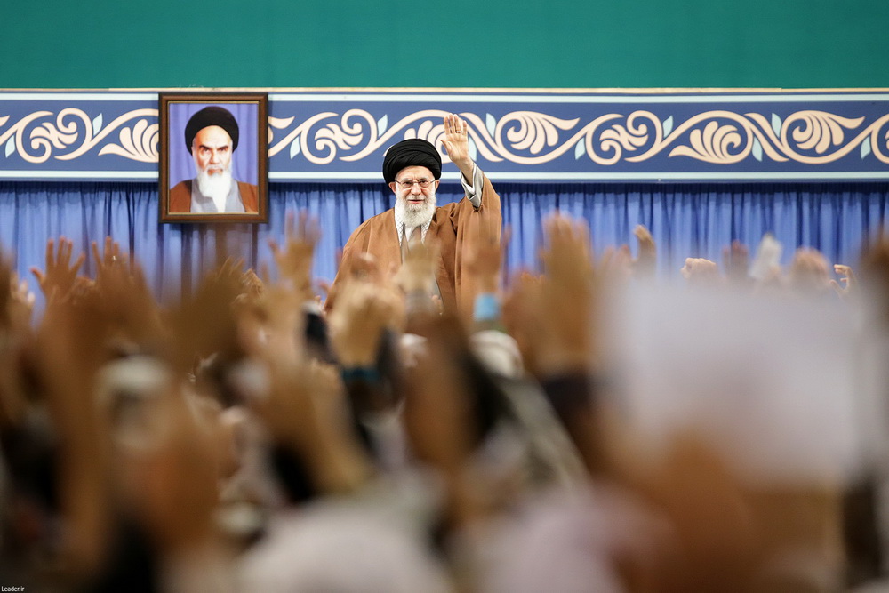 Rencontre du Guide Suprême avec des membres de Bassidj (force de mobilisation populaire) + Photos