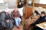 تصاویر/ عیادت مدیر حوزه علمیه استان همدان از یکی روحانی در خانه سالمندان