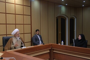 پاسخ آیت الله العظمی جوادی آملی  به چرایی اجباری بودن رعایت برخی شئونات اسلامی در دانشگاه ها