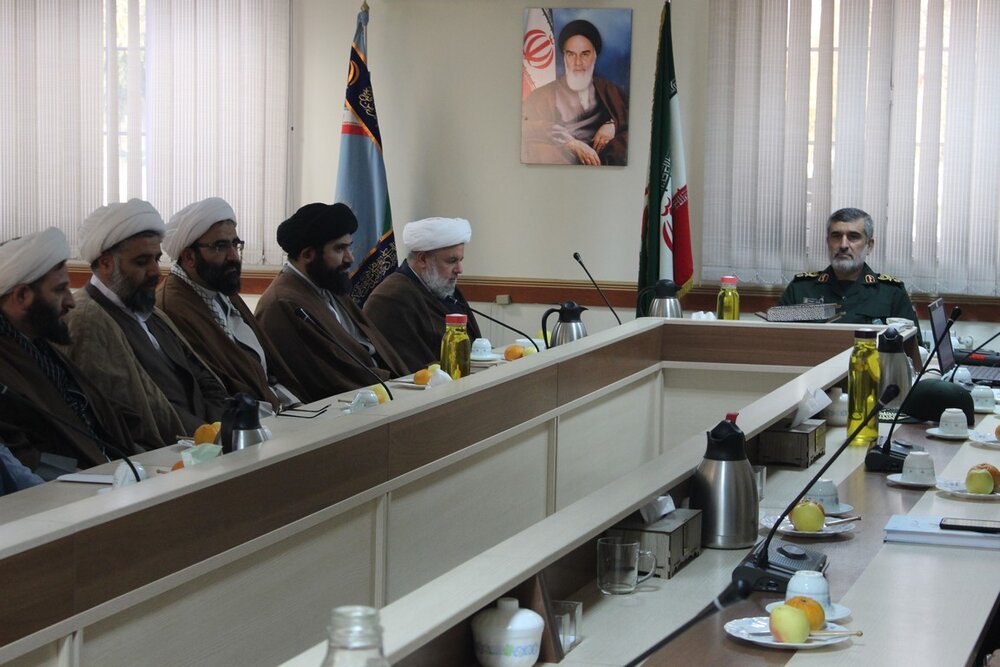 بازدید مدیر و معاونین حوزه علمیه تهران از دانشگاه هوا و فضای سپاه +عکس