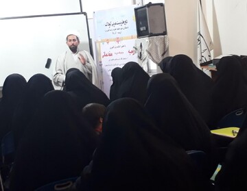 برگزاری دوره مقدماتی تربیت مربی کودک برای طلاب خواهر ارومیه+ عکس