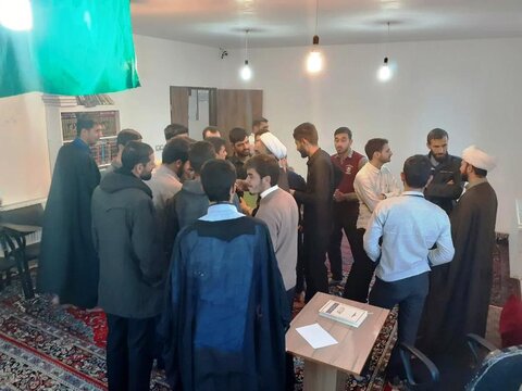 نشست معاونان آموزش و پژوهش حوزه علمیه کردستان با طلاب بیجاری