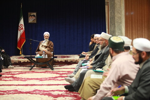 دیدار جمعی از شخصیت‌های  اهل سنت استان گلستان با آیت الله اعرافی