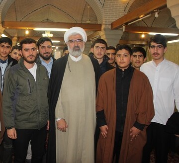 دیدار صمیمی مدیر حوزه قزوین با طلاب جوان+ عکس