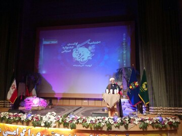 فیلم‌سازان، دفاع مقدس را آن گونه که هست به تصویر بکشند