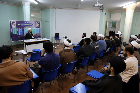 تصاویر/ نشست سرآغاز تبیین مکتب انقلاب اسلامی در مدرسه علمیه معصومیه