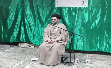 توسل به قرآن و آشنایی با این کتاب آسمانی موجب بصیرت افزایی می شود