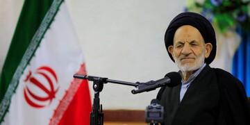 فضای مجازی بزرگترین سلاح دشمن علیه ایران اسلامی است/ کم کم مردم به خیانت برخی افراد پی می برند