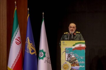 هنرمندانه تمام تهدیدات را به فرصت تبدیل می‌کنیم