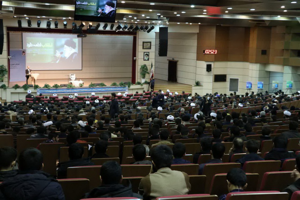 بالصور/ إقامة مؤتمر "الآمرون بالمعروف والناهون عن المنكر" بقم المقدسة