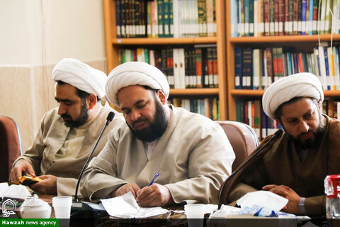 نشست هم اندیشی معاونین آموزش و رابطین پذیرش مدارس علمیه اصفهان