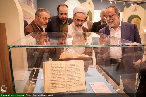 بالصور/ آية الله الأعرافي يتفقد المتحف الوطني بالعاصمة طهران