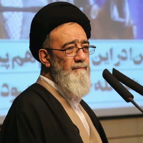 الديمقراطية والالتزام بالشريعة الإسلامية هما روح وحقيقة النظام الإسلامي